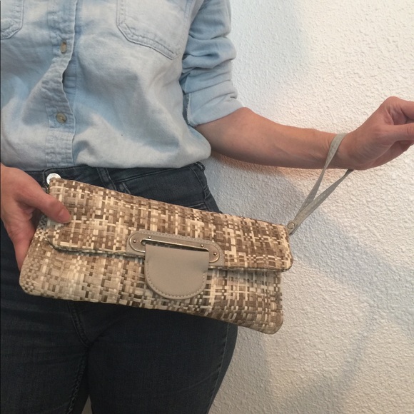 Mellow World gray and taupe straw crossbody/ wrist - Picture 6 of 6